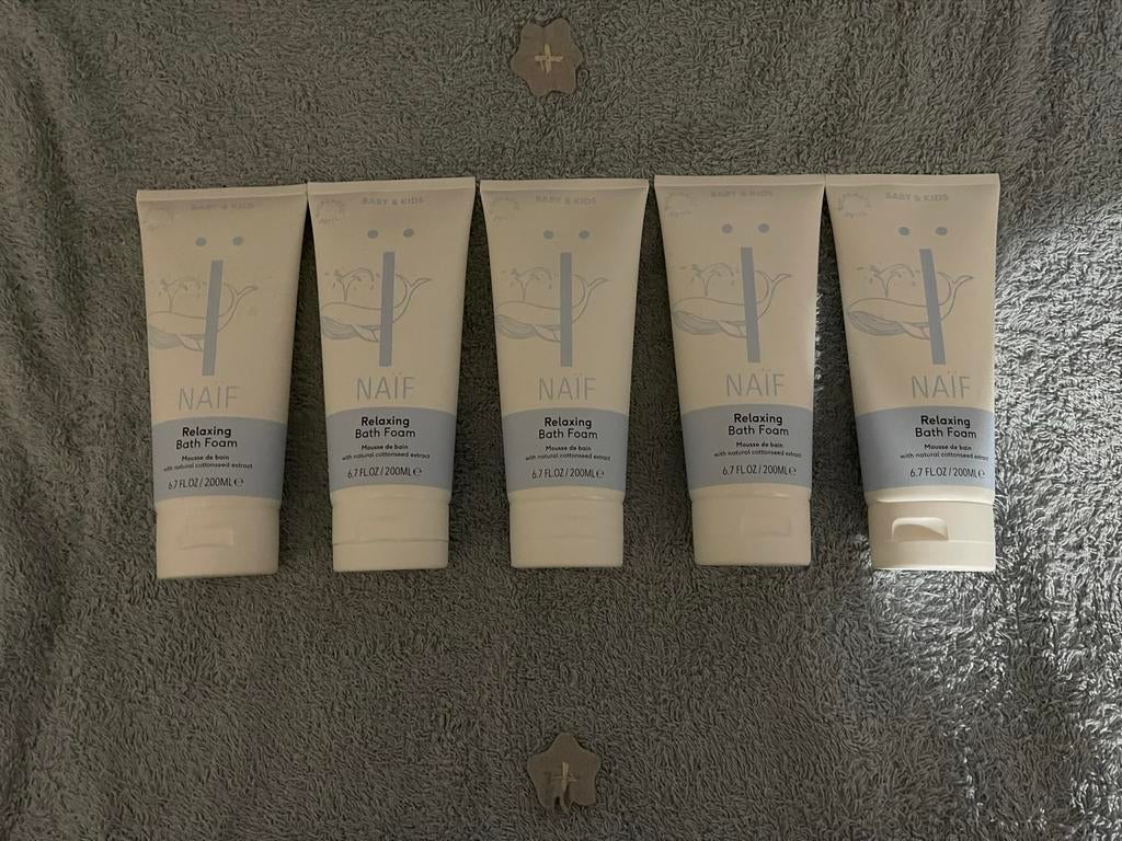 NAIF Relaxing Bath Foam - Nieuw (5 stuks), Kinderen en Baby's, Ophalen of Verzenden, Nieuw, Overige typen, Overige merken