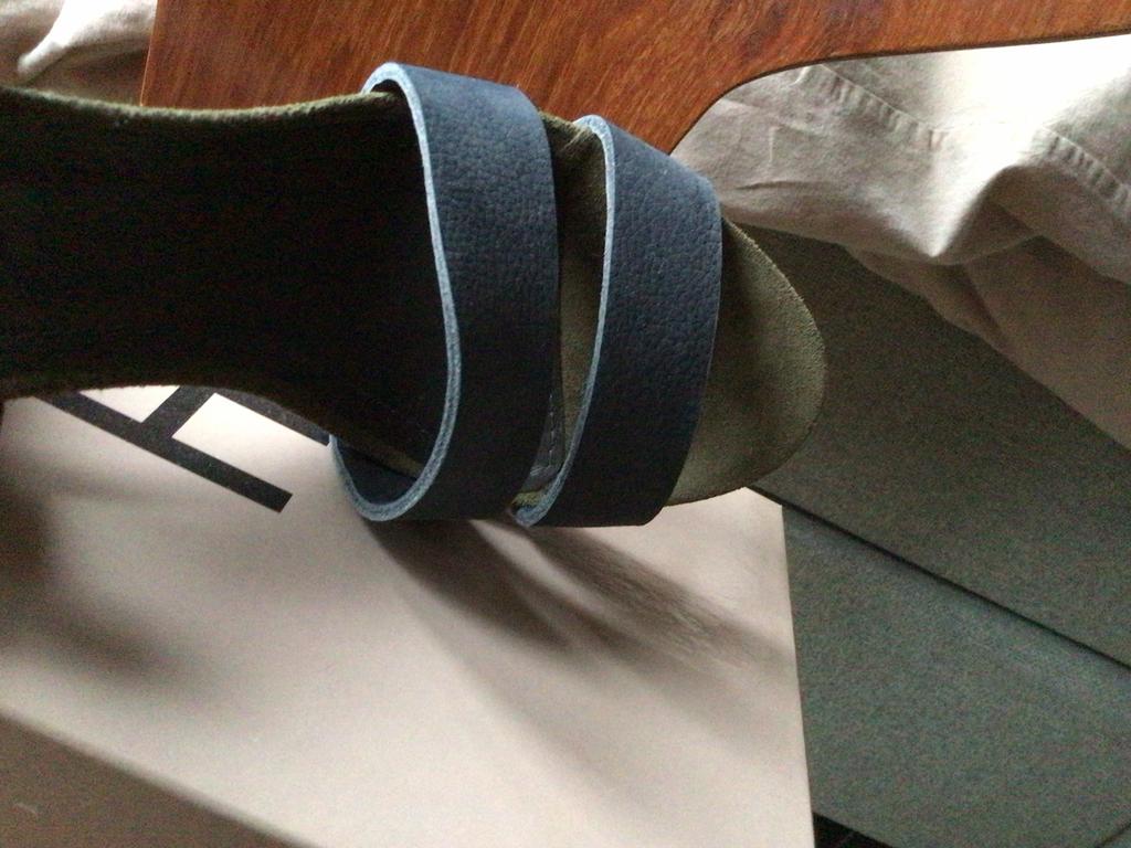 Prachtige trendy leren open schoen Humanoid in army/blauw, Ophalen of Verzenden, Zo goed als nieuw, Overige kleuren