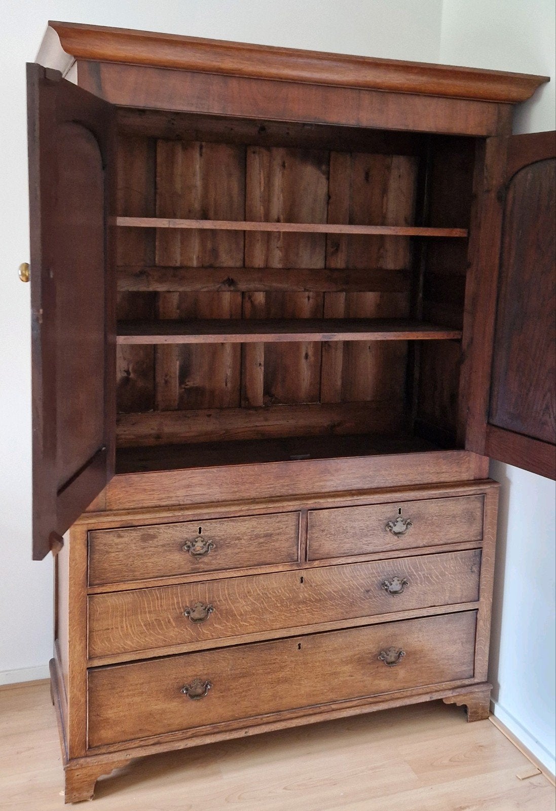 Antieke Engelse linnenkast 18e eeuw Louis XVI kast eikenhout, Antiek en Kunst, Antiek | Meubels | Kasten, Ophalen of Verzenden