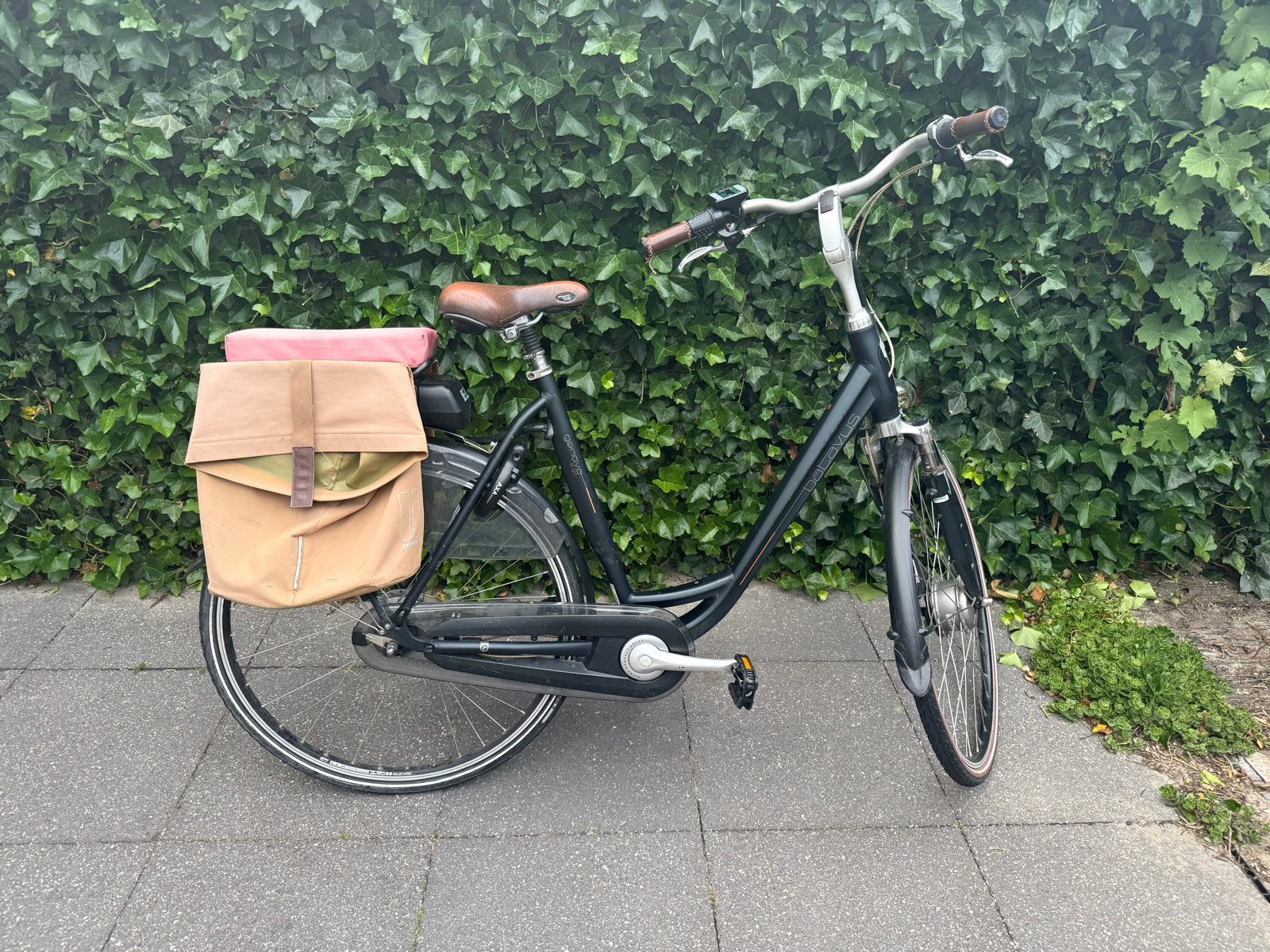 Batavus Genova E-bike 57 cm met voorwielaandrijving, Fietsen en Brommers, Elektrische fietsen, 55 tot 59 cm, Ophalen, Gebruikt
