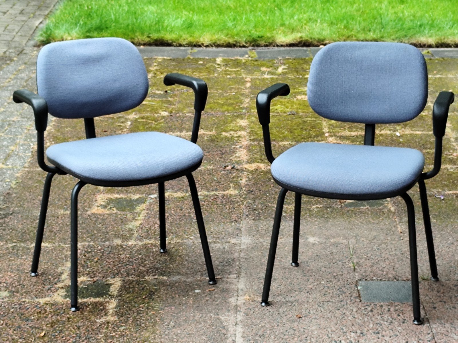 Set van 2 Ahrend stoelen met armleuning, Ophalen, Gebruikt, Twee, Blauw