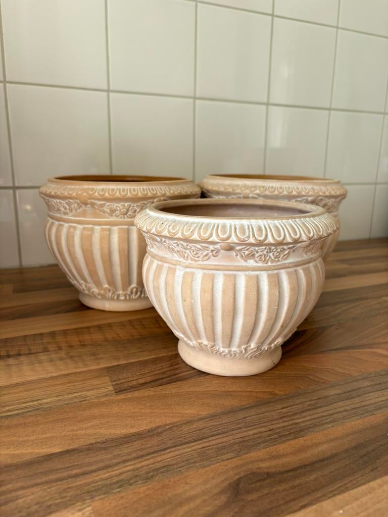 Set vintage klassieke terracotta bloempotten, Ophalen, Rond, Binnen, Zo goed als nieuw