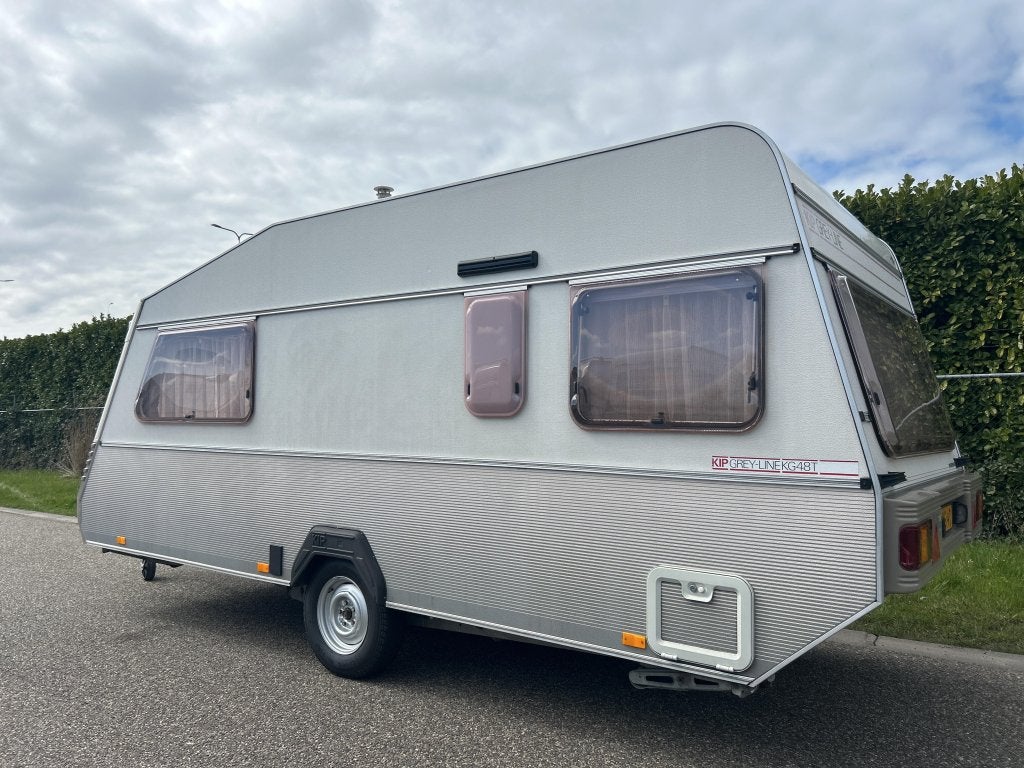 ZEER RUIME KIP 48 T GREY LINE, Caravans en Kamperen, Caravans, Overige typen, Standaardzit, Kip, A.G. Bellstraat 4 7903 AD Hoogeveen