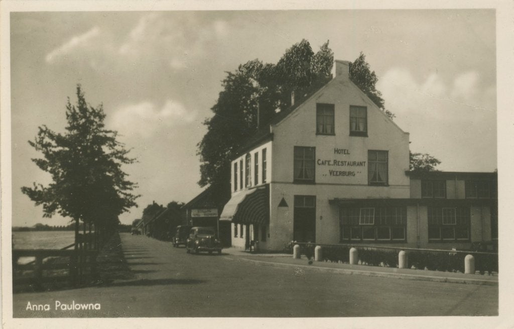 Fotokaart Anna Paulowna, Cafe/Rest. Veerburg., Verzamelen, Ansichtkaarten | Nederland, Ophalen of Verzenden, 1940 tot 1960, Ongelopen