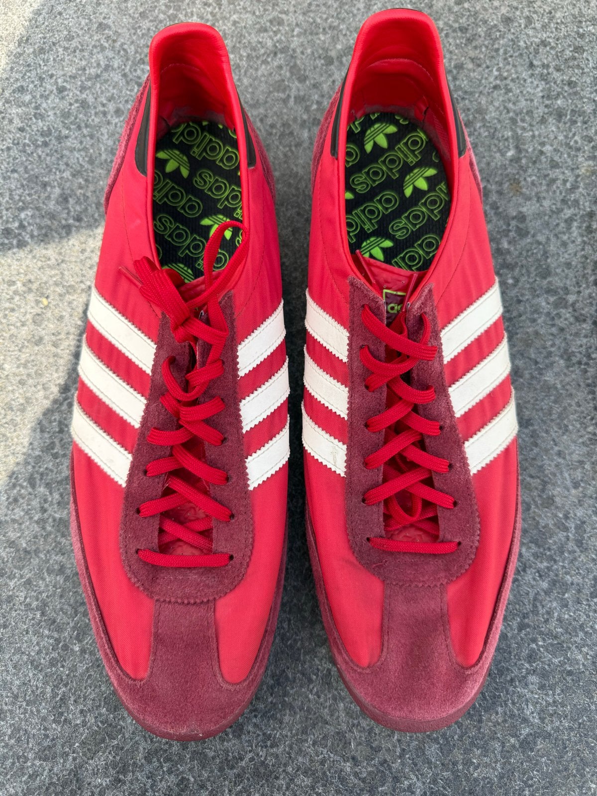 Adidas sneakers rood - Maat 49 1/3, Kleding | Heren, Schoenen, Ophalen of Verzenden, Gedragen, Overige kleuren, Sneakers of Gympen