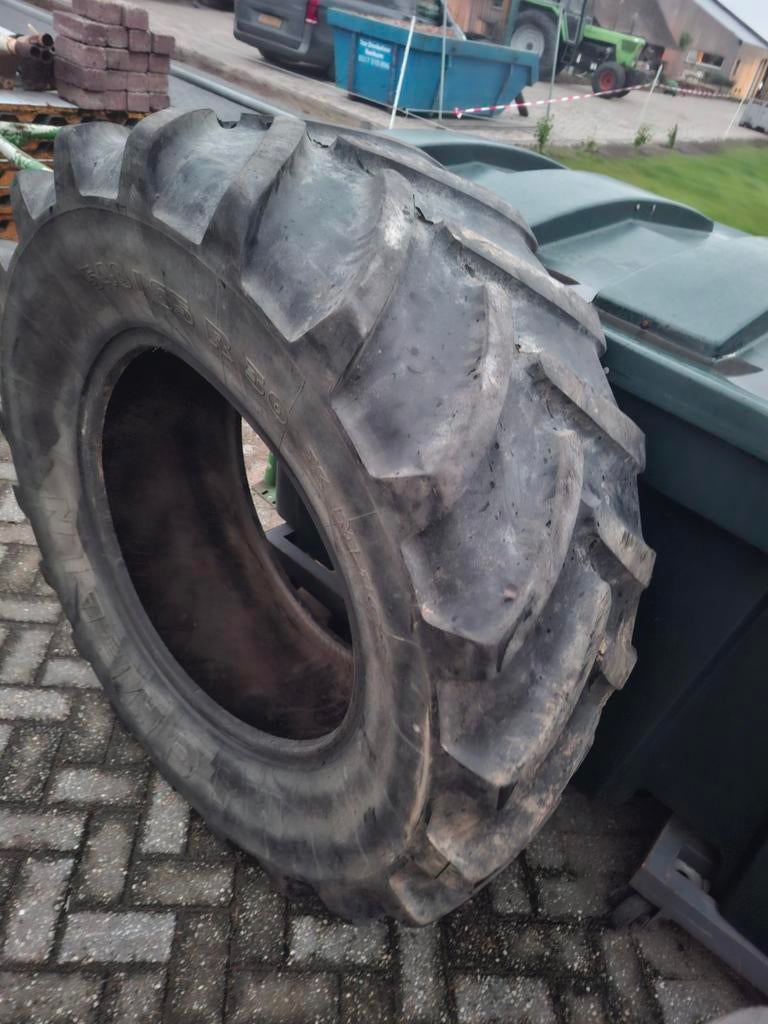 1 ling banden en velgen ook sets ihc michelin xm108 M8, Ophalen of Verzenden