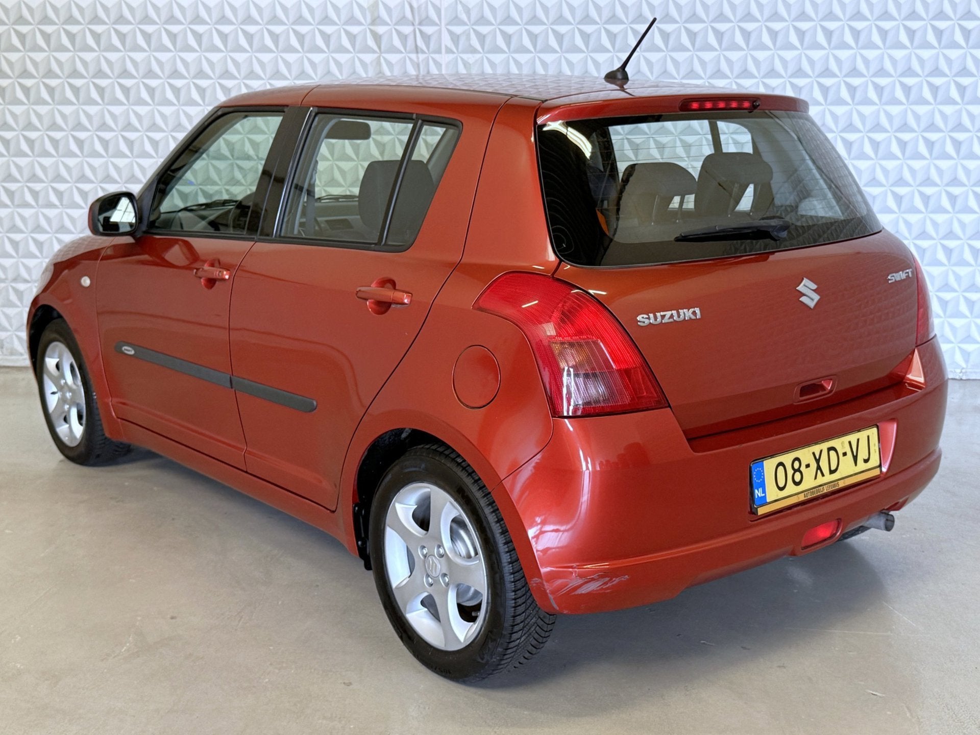 Suzuki Swift 1.3 Shogun + APK tot 05-2027 én AIRCO / 220.00, Auto's, Voorwielaandrijving, 965 kg, 400 kg, Swift