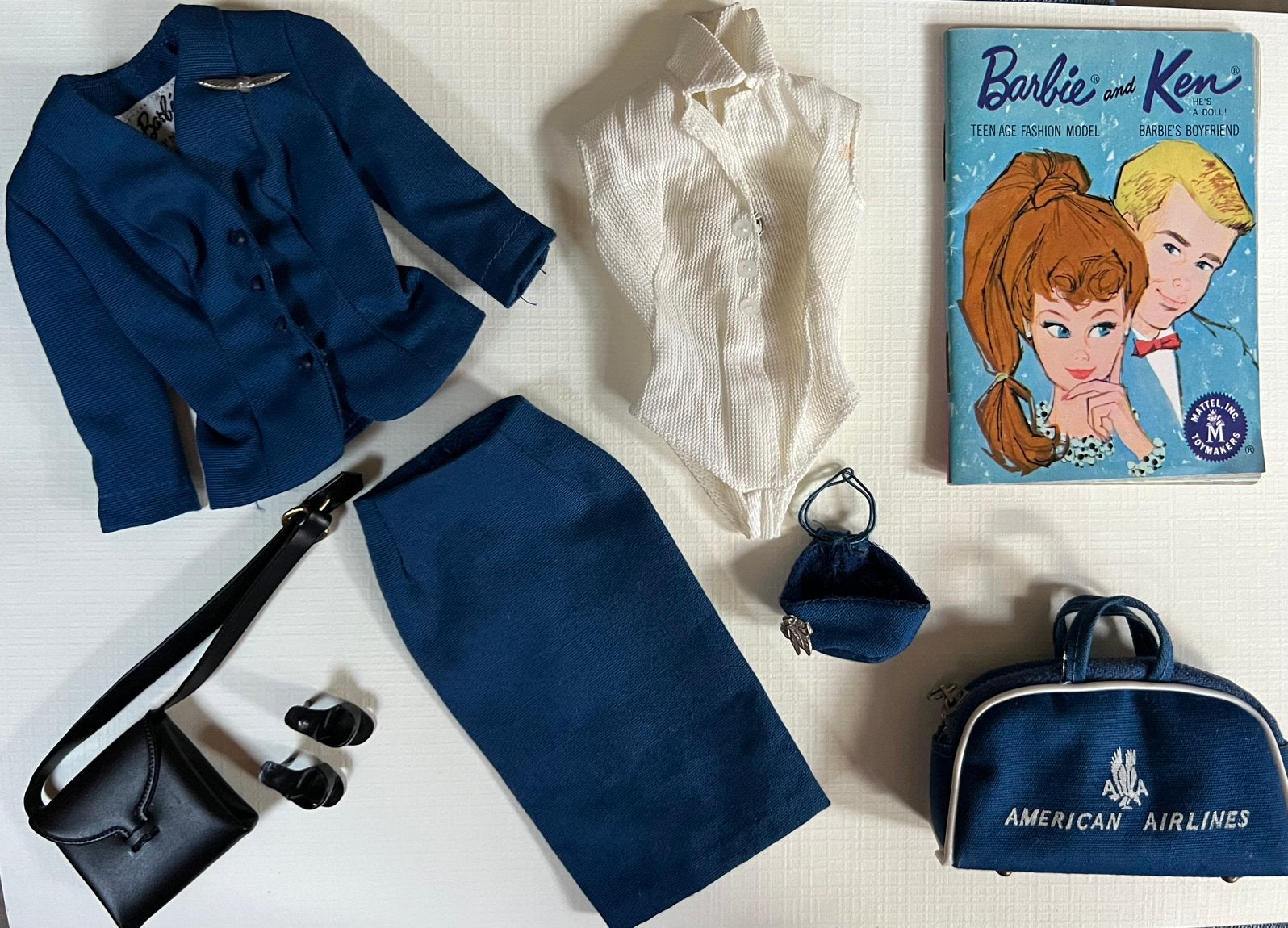 Vintage Barbie American Airlines Stewardess compleet, mooi!, Ophalen of Verzenden, Zo goed als nieuw, Kleertjes