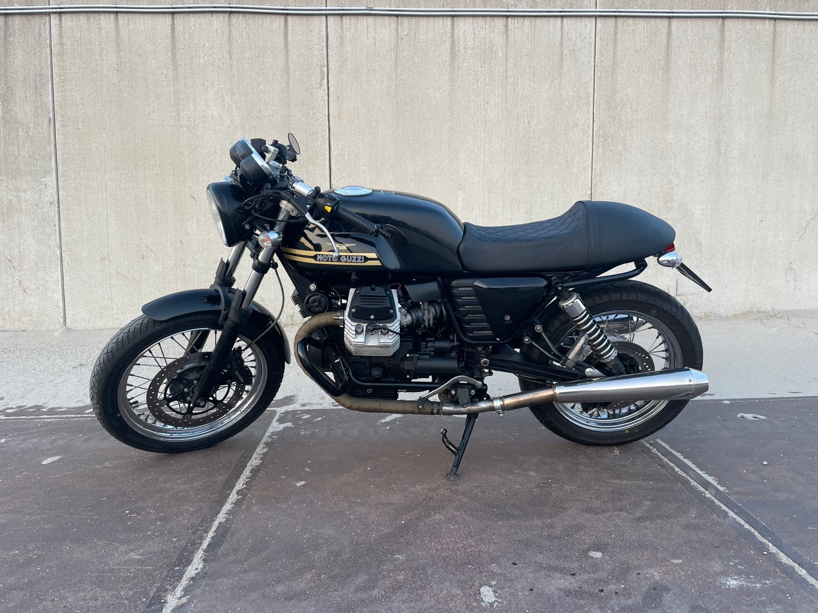 Moto Guzzi V7 Classic Cafe Racer, 2 cilinders, Sportuitlaat, Particulier, Meer dan 35 kW