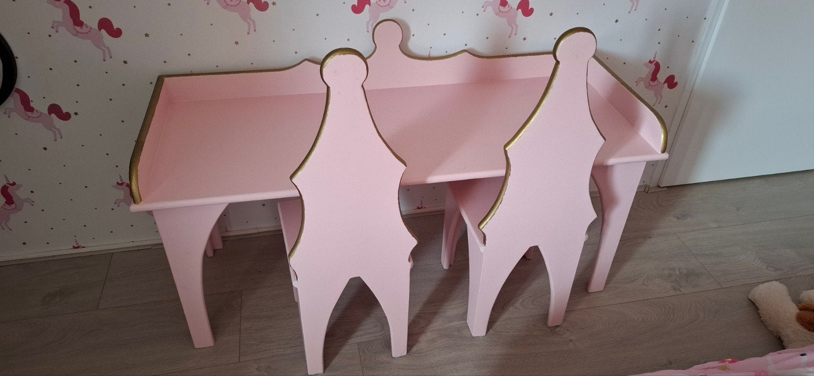 Roze kinderbureautje met 2 stoeltjes, Ophalen, Gebruikt, Tafel(s) en Stoel(en)