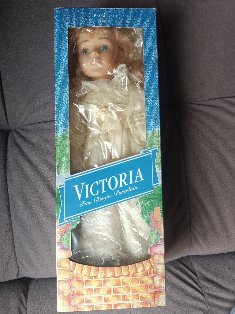 Porseleinen Pop 'Victoria' The Promenade Collection, Verzamelen, Ophalen of Verzenden, Zo goed als nieuw, Pop