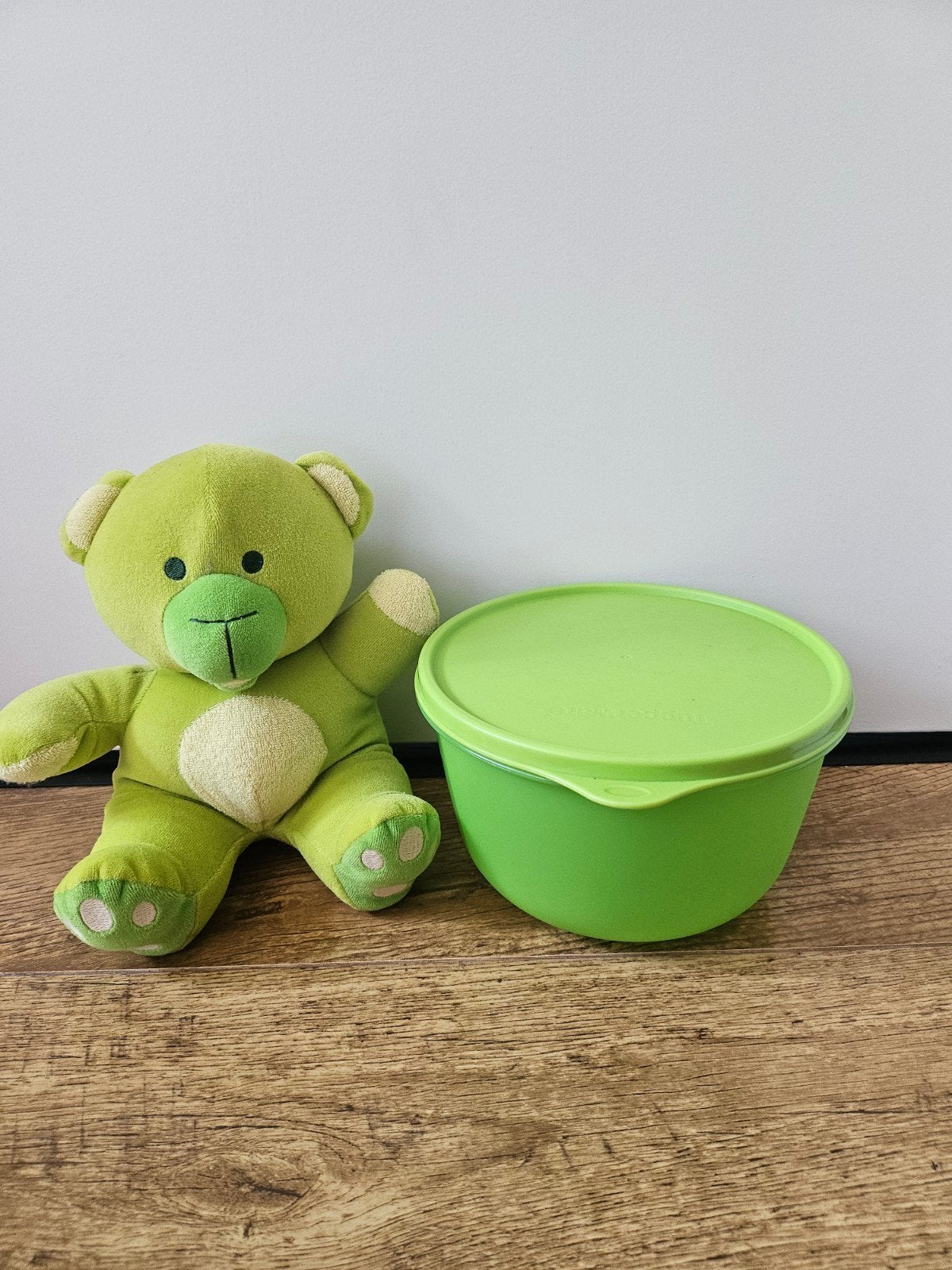 # Tupperware nieuwe groene ruimtekom 2 liter, Luchtdicht, Nieuw, Ophalen of Verzenden, Bak of Kom