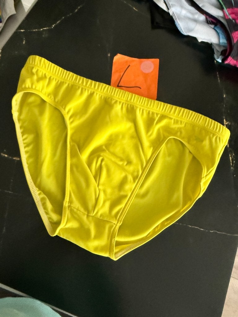 zwemslip, geel, maat L, Ophalen of Verzenden, Maat 52/54 (L), Geel