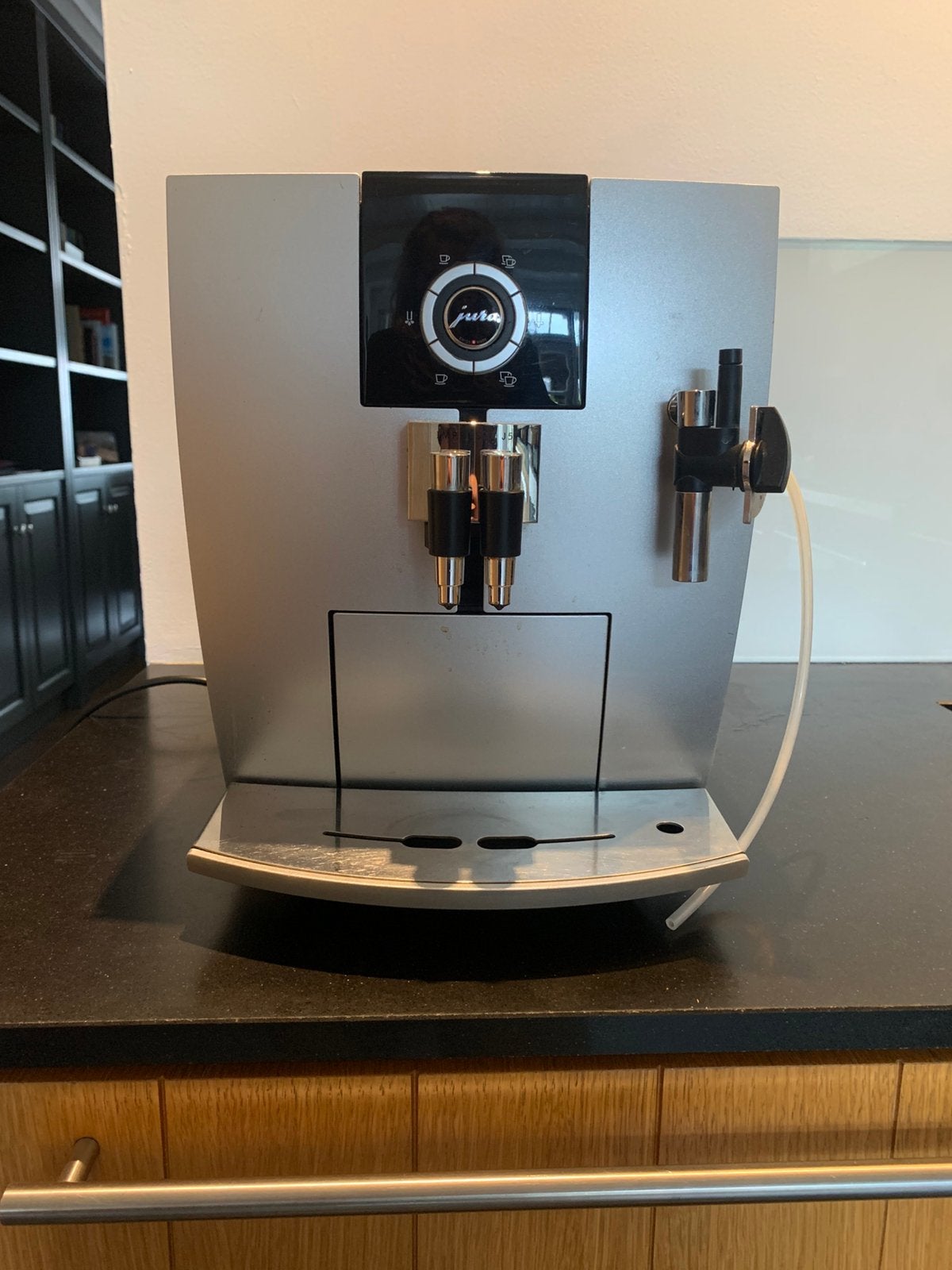 Jura koffiemachine - Heerlijke koffie, Witgoed en Apparatuur, Koffiezetapparaten, Stoompijpje, Gebruikt, Koffiemachine, Koffiebonen