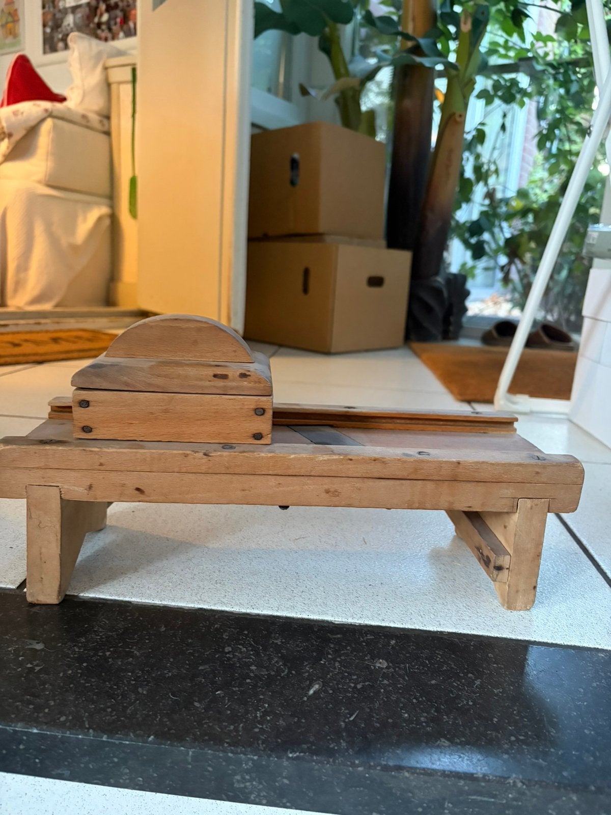 Ouderwetse snij mandoline, Ophalen