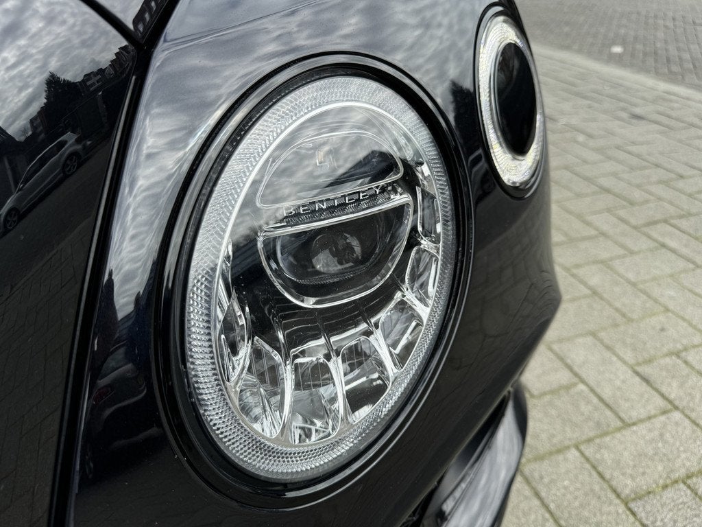Bentley Bentayga 6.0 W12 FIRST BLACK EDITION NAIM AUDIO/22 ", Auto's, Bentley, Automaat, Bentayga, 2408 kg, Gebruikt