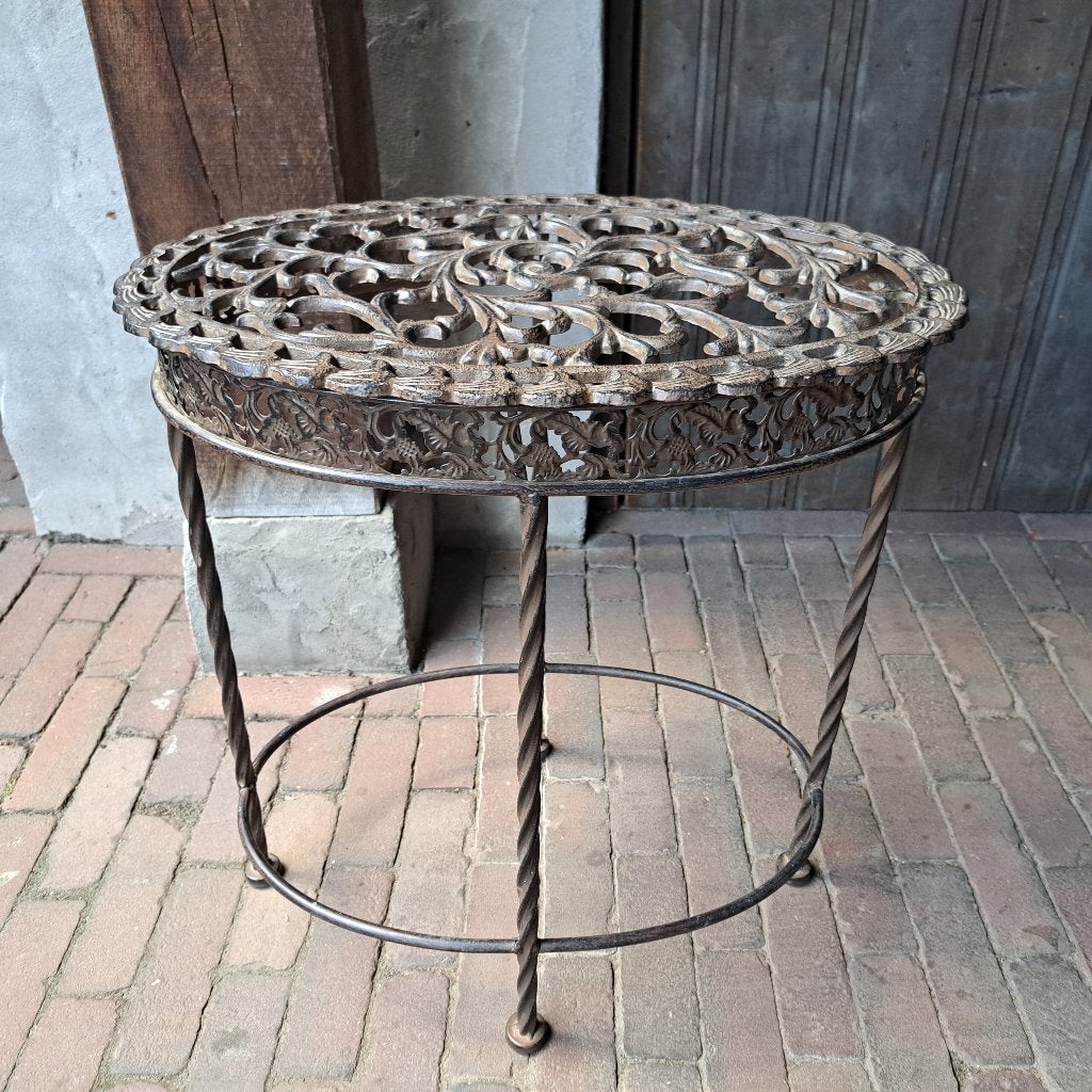 Fraai ovaal gietijzeren tafel tafeltje bijzettafel *Etage3*, ., Ophalen of Verzenden, Zo goed als nieuw, .