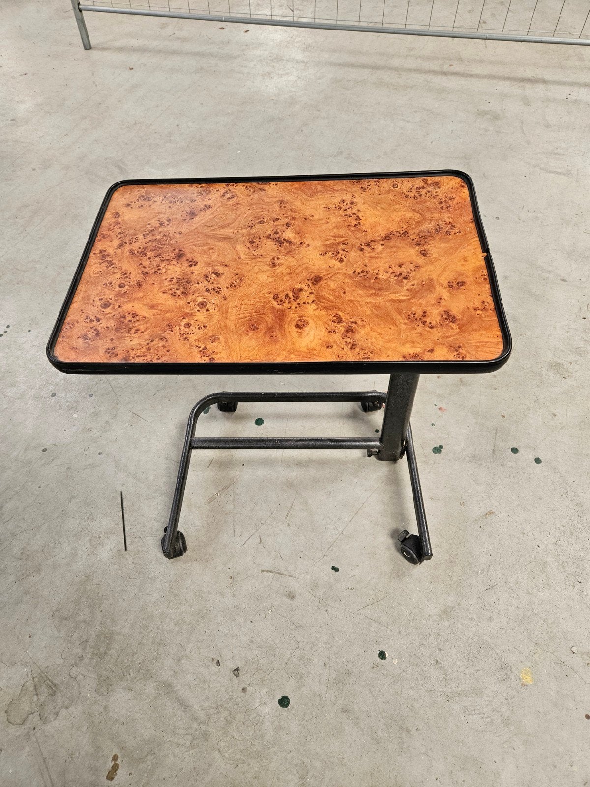 Handig in hoogte verstelbaar bedtafeltje - 40x60 cm, Ophalen