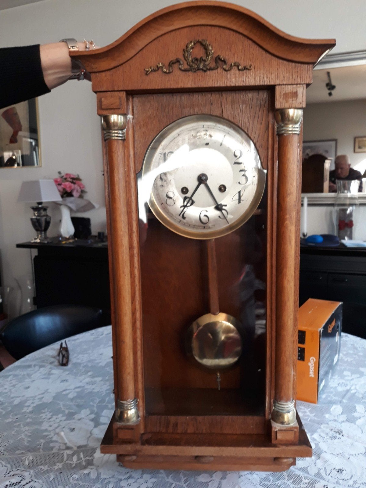 Antieke houten wandklok met slinger, Ophalen of Verzenden