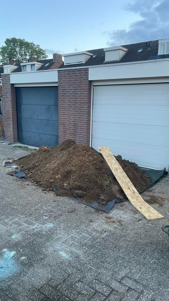 Gratis Ophoogzand/Tuinaarde af te halen (1.5 kuub), Tuin en Terras, Zand, Ophalen, Zo goed als nieuw, Ophoogzand