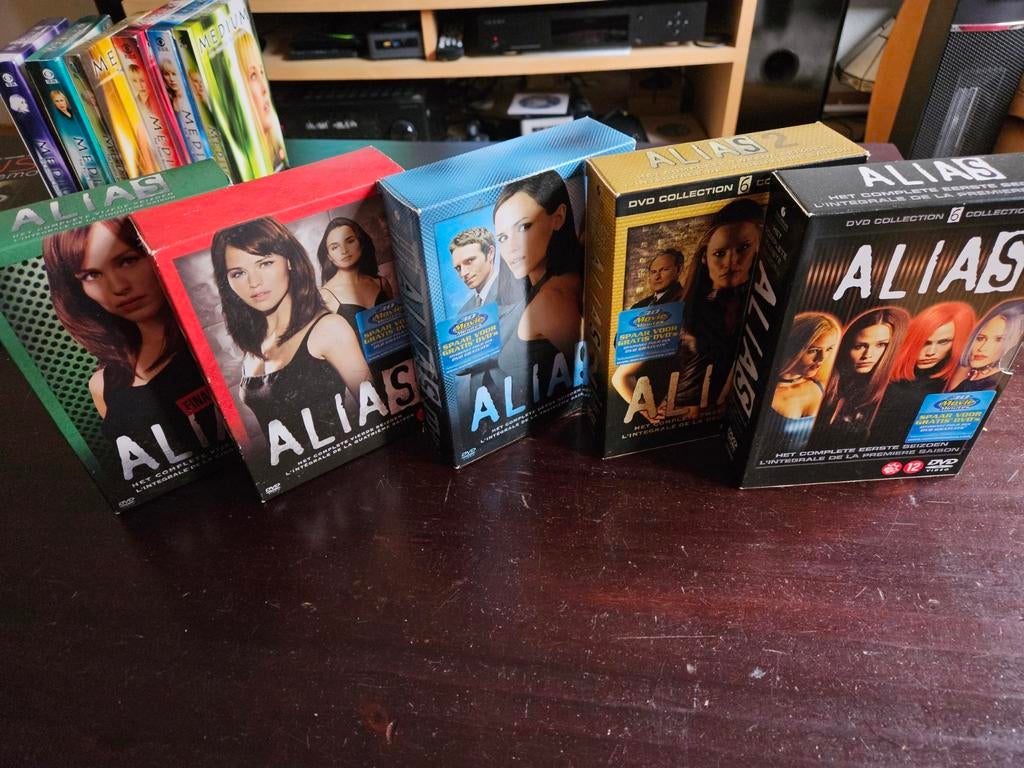 Alias dvd compleet seizoen 1 t/m 5, Vanaf 12 jaar, Ophalen of Verzenden, Zo goed als nieuw