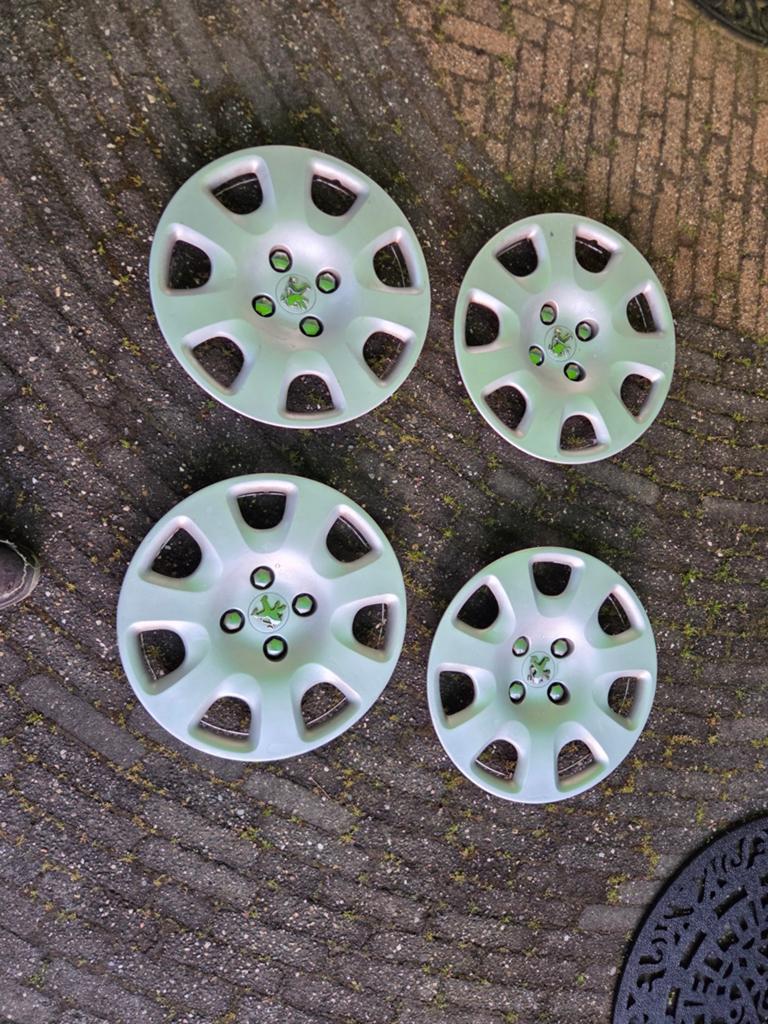 OEM Peugeot wieldoppen 17 inch - gespoten, als nieuw!, Ophalen of Verzenden, Gebruikt