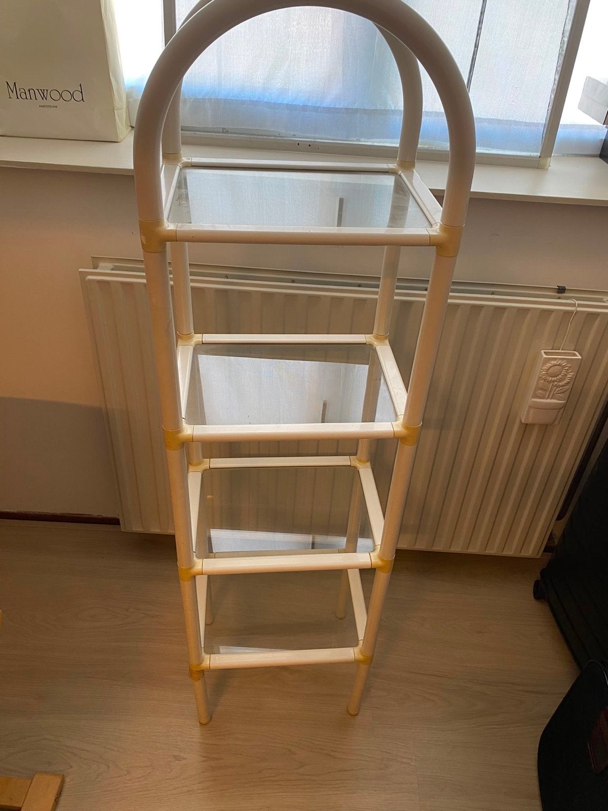 Kunststof stellingkast met glazen planken, Ophalen, Gebruikt