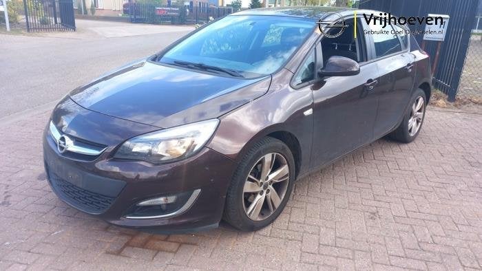 Voorbumper van een Opel Astra (Astra J 10-) (Z41C), Auto-onderdelen, Gebruikt, -, -, Opel