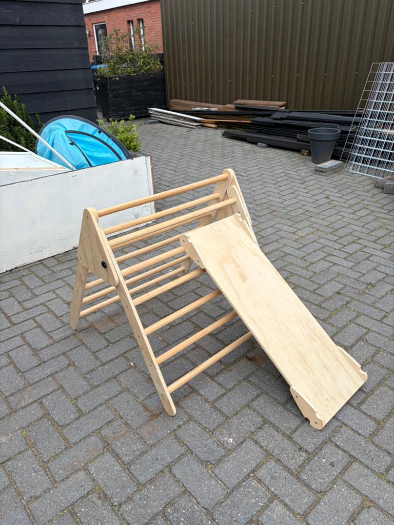 Houten klimrek + glijbaan, Ophalen, Zo goed als nieuw, Jongen of Meisje