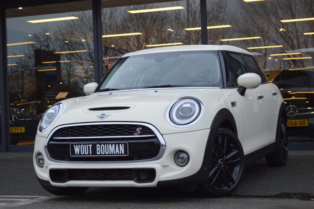 MINI Mini 2.0 Cooper S Aut. Led Leder Navi CarPlay Pdc, Auto's, Mini, 1998 cc, Gebruikt, Wit, Bluetooth