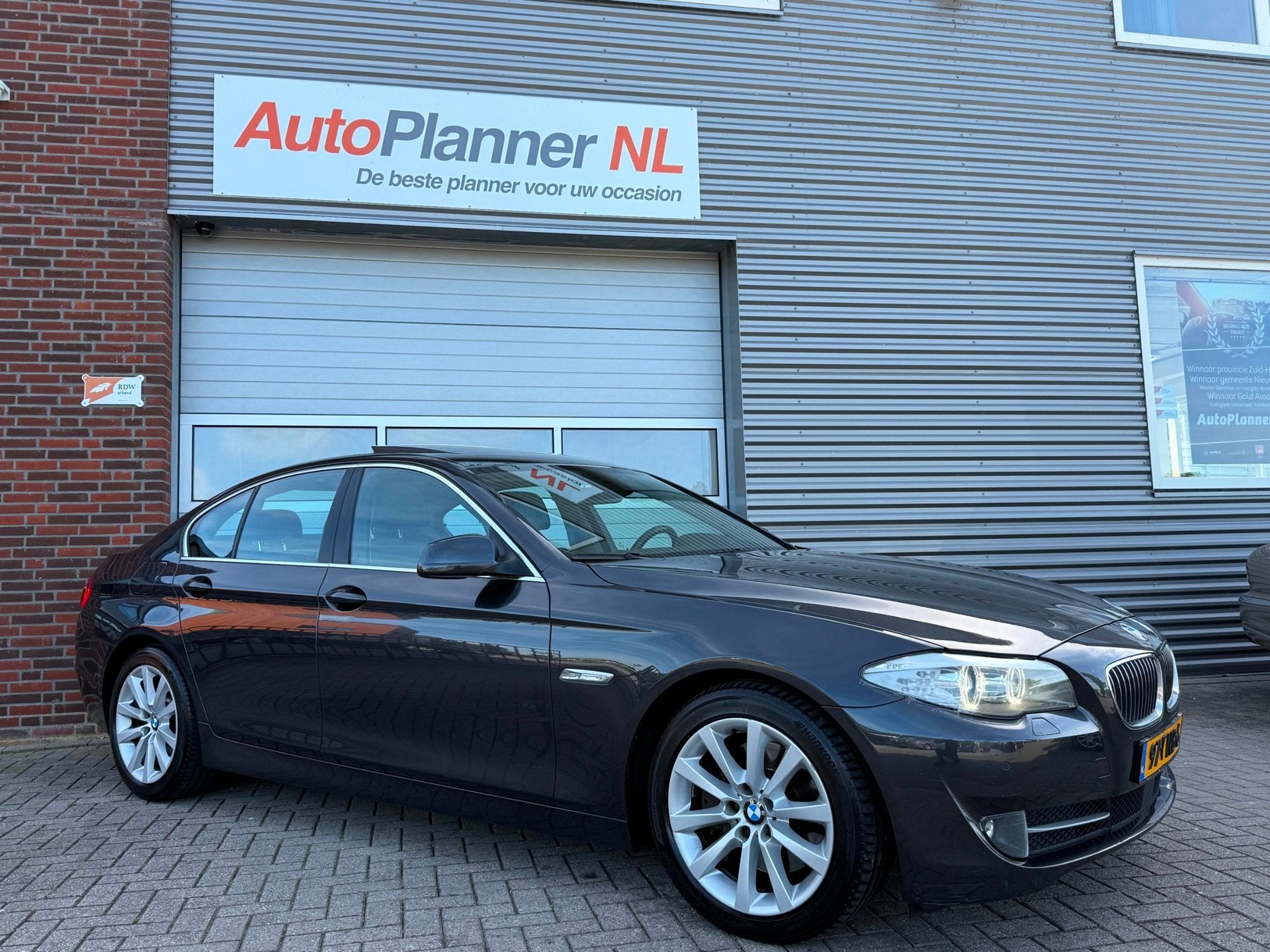 BMW 5-serie 535d High Executive! Head-Up! Leder! Soft Close!, Auto's, BMW, Automaat, Euro 5, Achterwielaandrijving, Gebruikt
