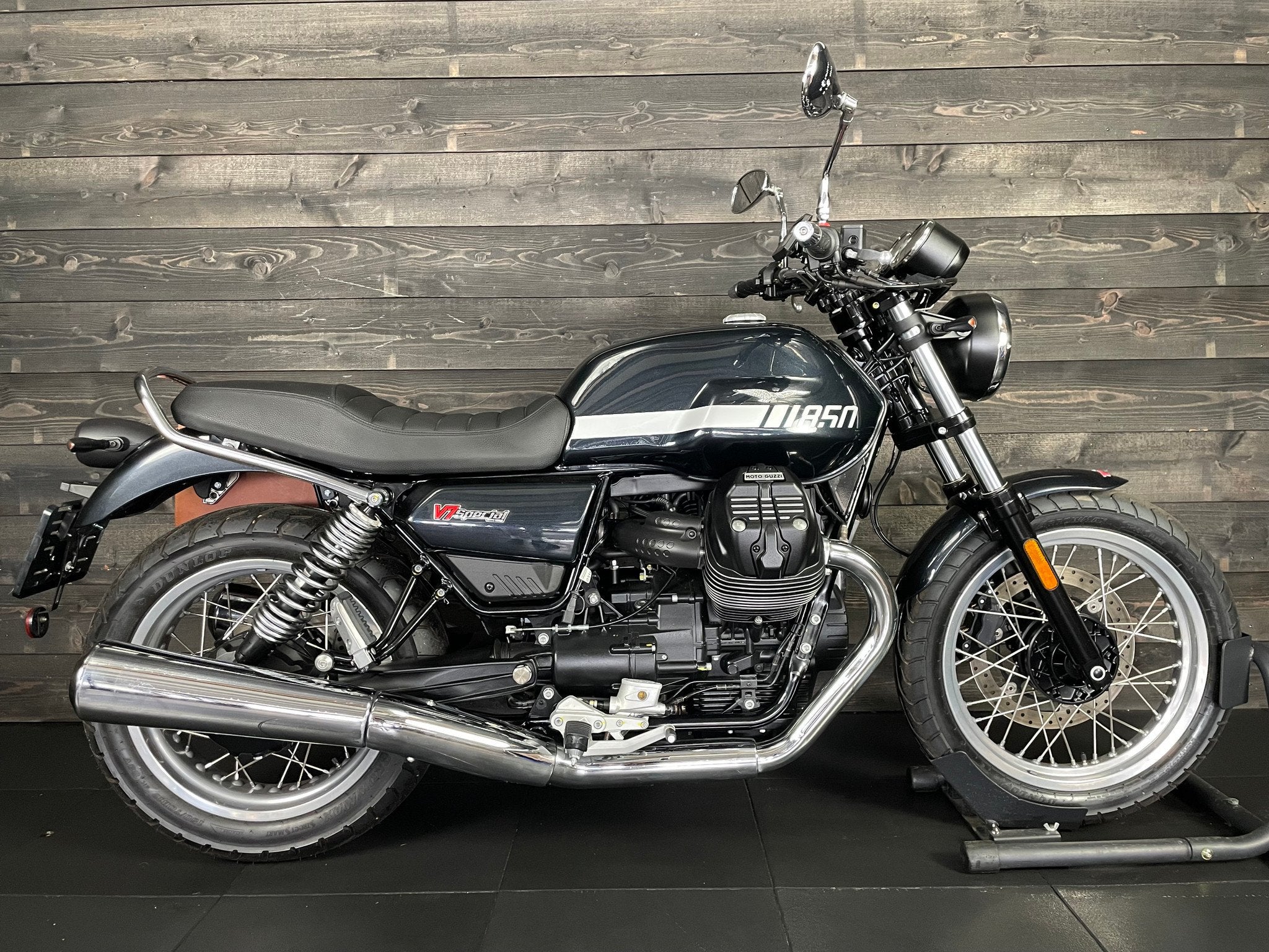 Moto Guzzi V7 IV 850 SPECIAL E5 (bj 2023), Motoren, Bedrijf, Meer dan 35 kW, 850 cc, Naked bike