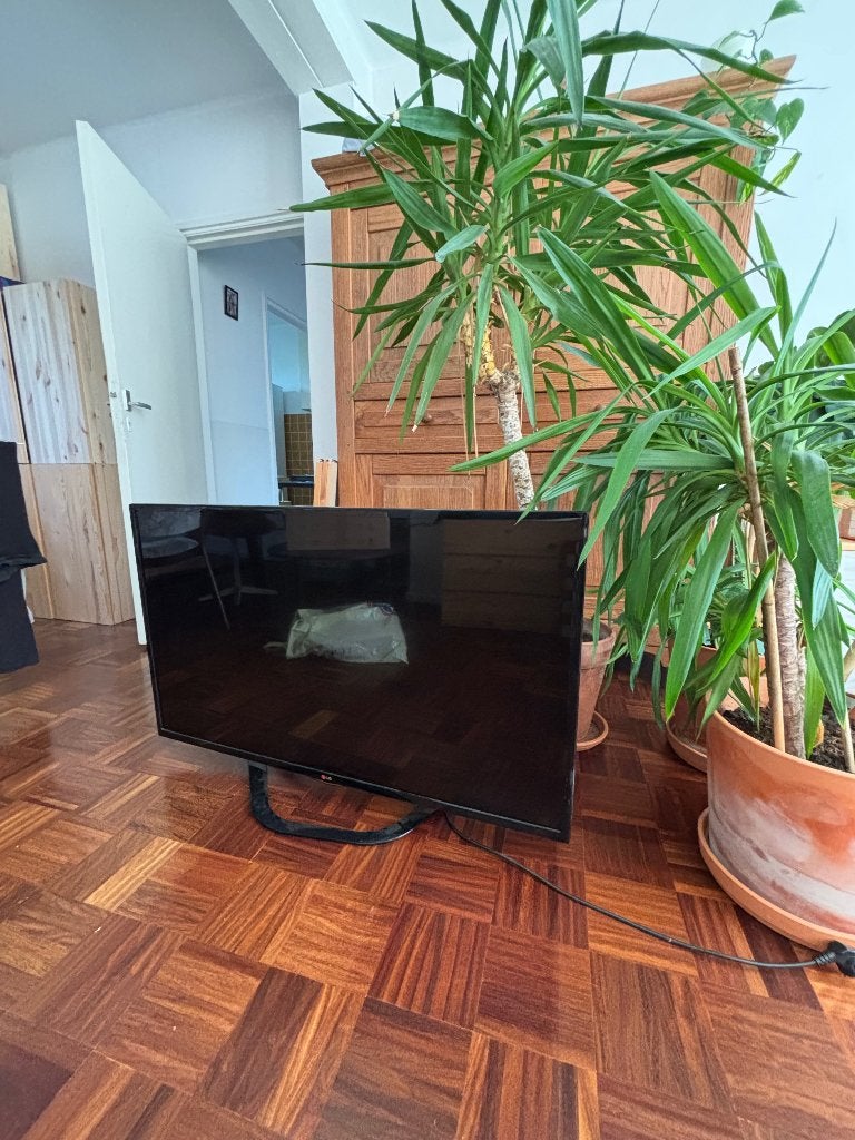 LG lcd 47’ televisie, Audio, Tv en Foto, Gebruikt, 50 Hz, LCD, Ophalen of Verzenden