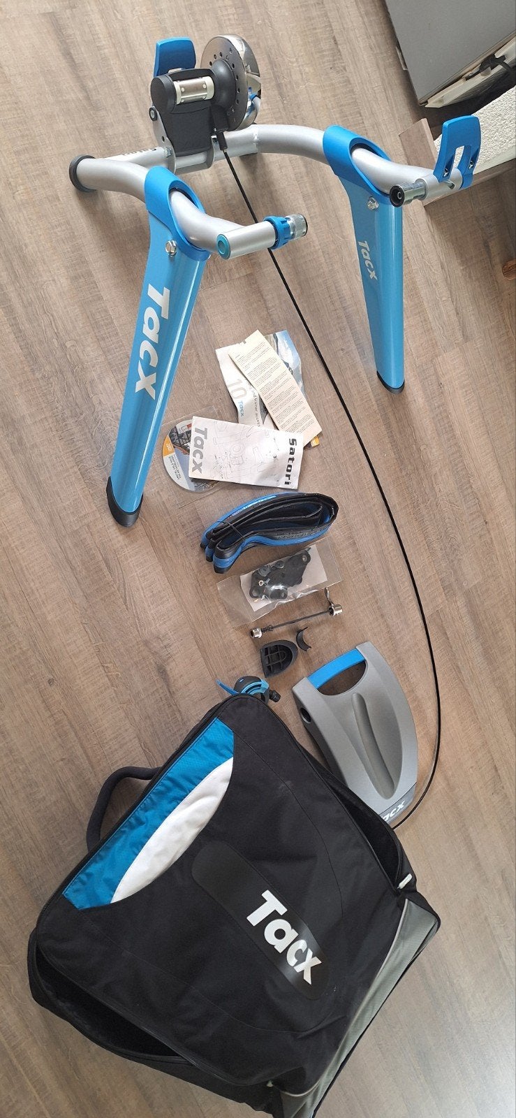 Gloednieuwe Tacx Satori Smart T2400 fietstrainer, Ophalen of Verzenden, Nieuw, Overige typen