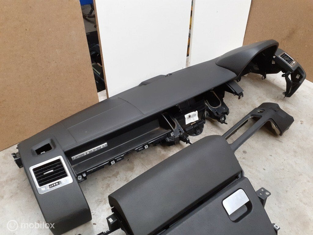 RHD dashboard Range Rover Sport 2010 2013 Airbags Facelift, Gebruikt, Ophalen of Verzenden