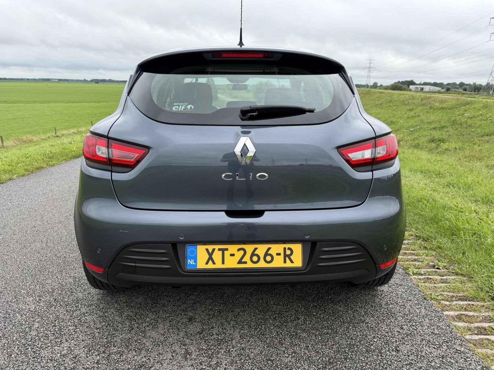 Renault Clio 0.9 TCe Intens nav cruise p sens 105945km, Auto's, Voorwielaandrijving, 898 cc, Gebruikt, Met garantie (alle)