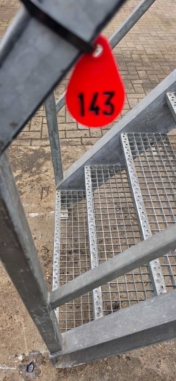 stalen trap gegalv. hoog 2.7mtr nor143, Ophalen of Verzenden, 2 tot 4 meter