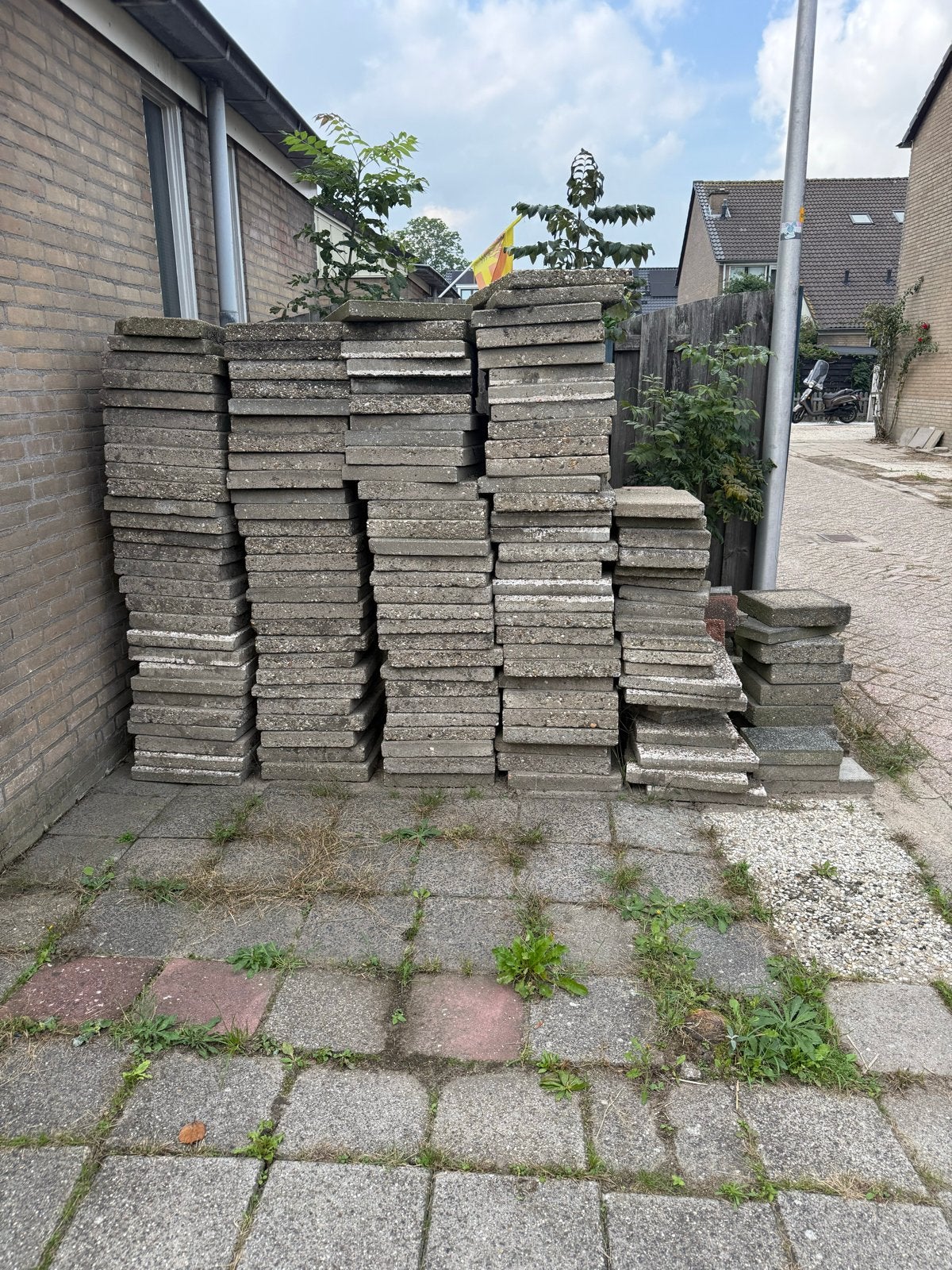 Gratis! Gebruikte 60x40 en 40x40 voor tuin of oprit, Ophalen, Gebruikt, 10 m² of meer, Beton