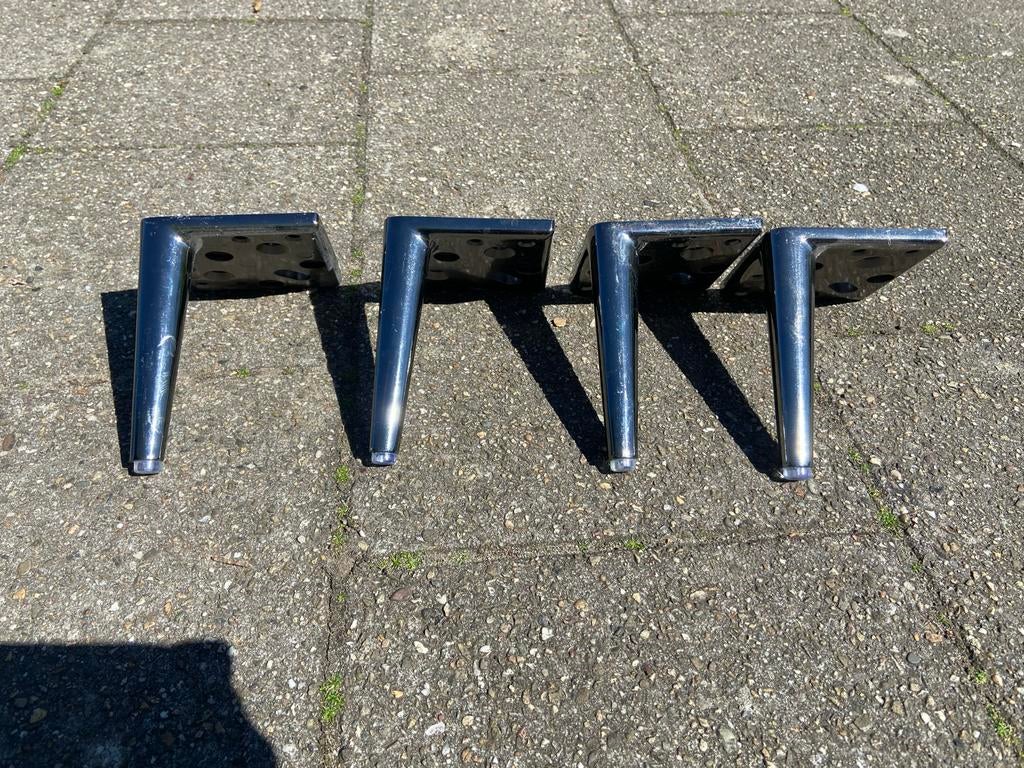 Set van 4 chromen bankpoten voor bankstel, Huis en Inrichting, Banken | Bankstellen, Ophalen of Verzenden, Gebruikt, Metaal