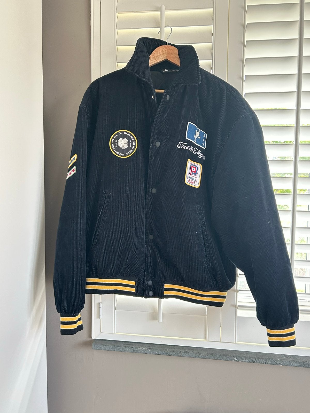 Zara Corduroy Bomberjack met Patches - Maat L, Ophalen of Verzenden, Nieuw, Maat 52/54 (L), Zwart