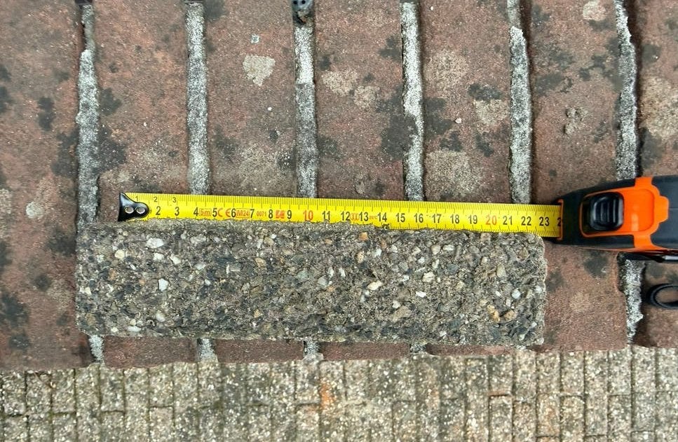 Gebruikte betonnen klinkers - 20x5x7 cm (Gratis), Ophalen, Gebruikt, Klinkers, 10 m² of meer