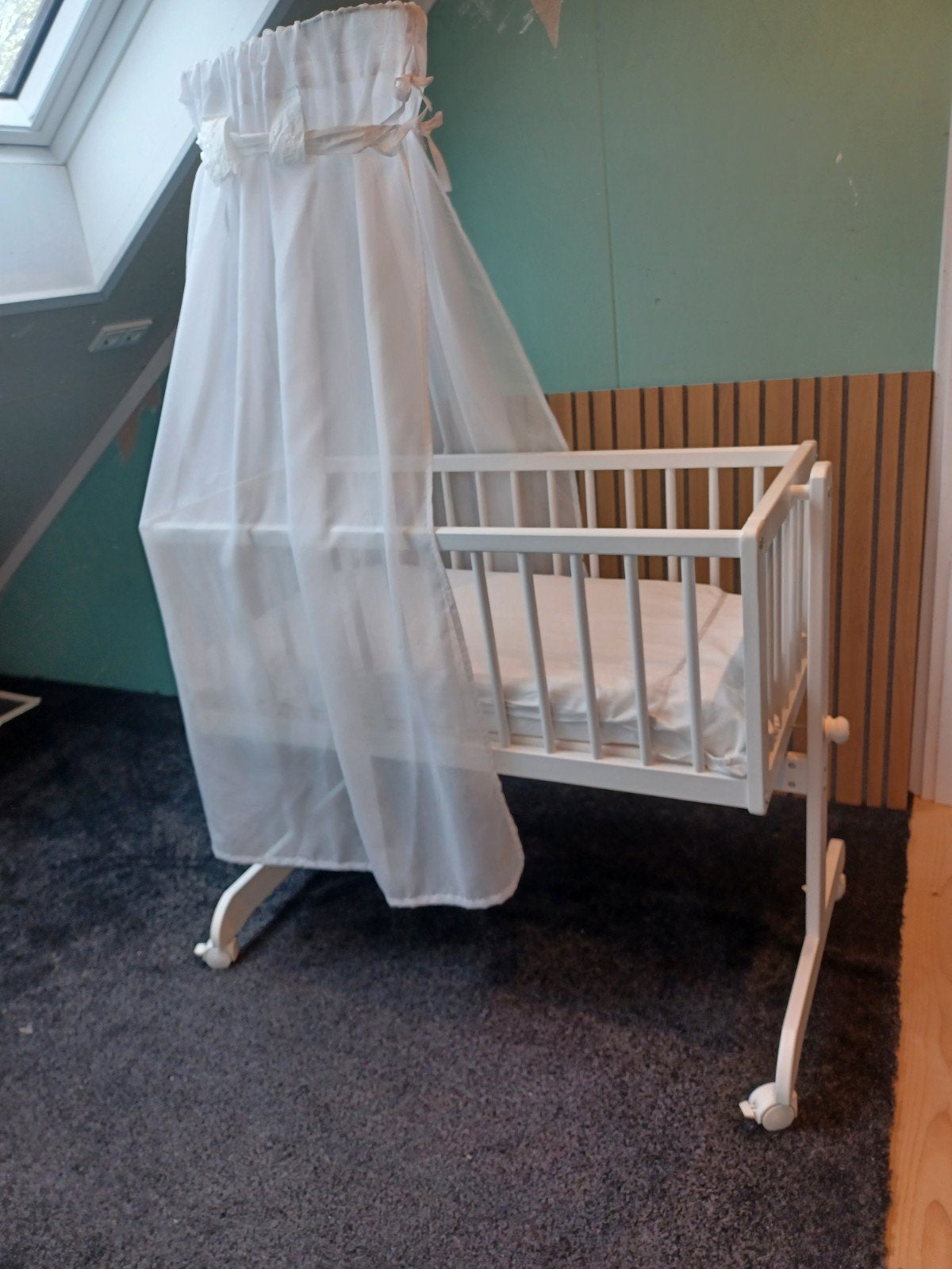 Wieg met hemeltje en matrasje, Kinderen en Baby's, Ophalen, Zo goed als nieuw, Wieg