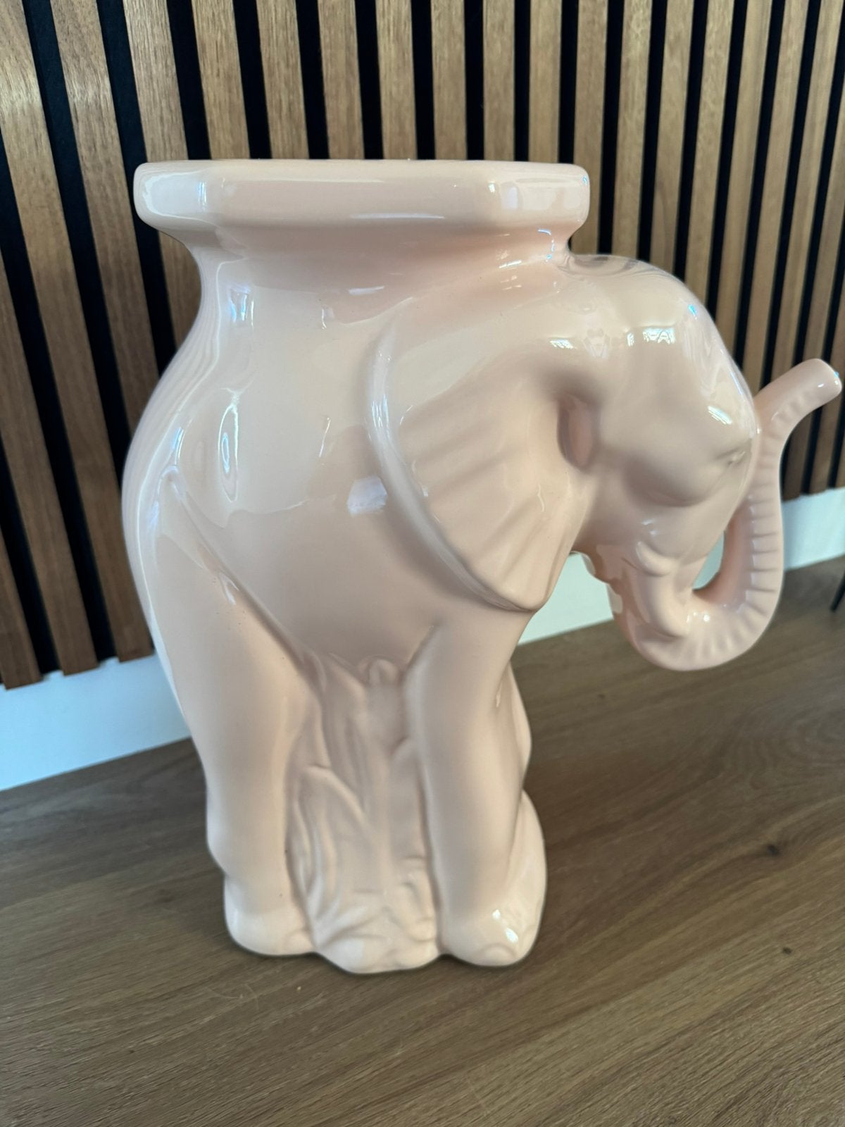 Hollywood Regency Roze Keramiek Olifant Bijzettafel –, Ophalen of Verzenden, Gebruikt, Dier