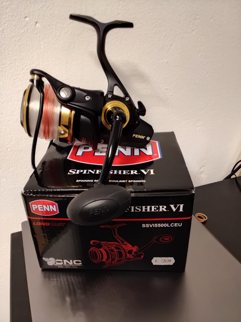 Penn Spinfisher VI 5500 Longcast met reserve spoel, Ophalen of Verzenden, Zo goed als nieuw, Molen