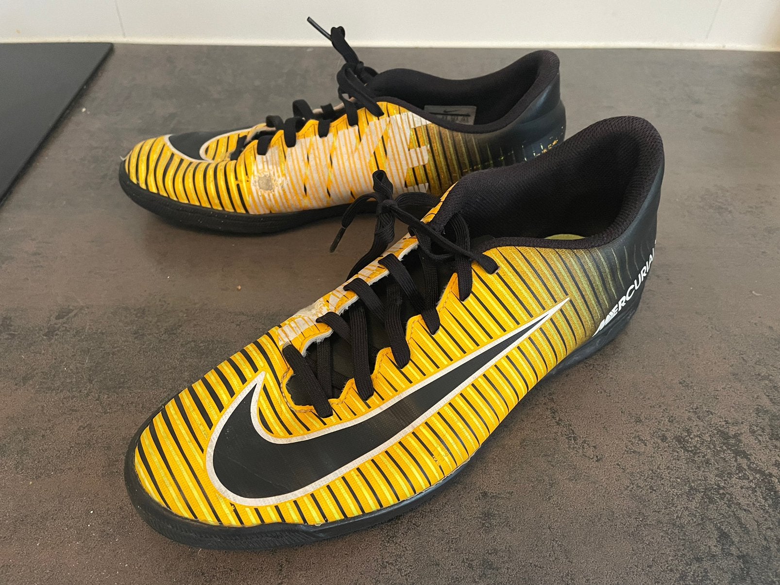 Nike Mercurial Zaalvoetbalschoenen maat 44,5, Maat XS of kleiner, Ophalen of Verzenden, Zo goed als nieuw, Schoenen