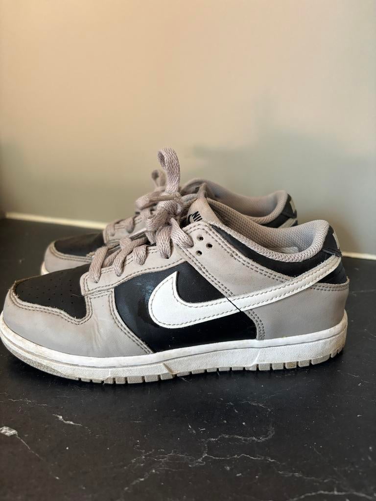 Nike Dunks maat 34, Ophalen of Verzenden, Zo goed als nieuw, Jongen of Meisje, Sportschoenen