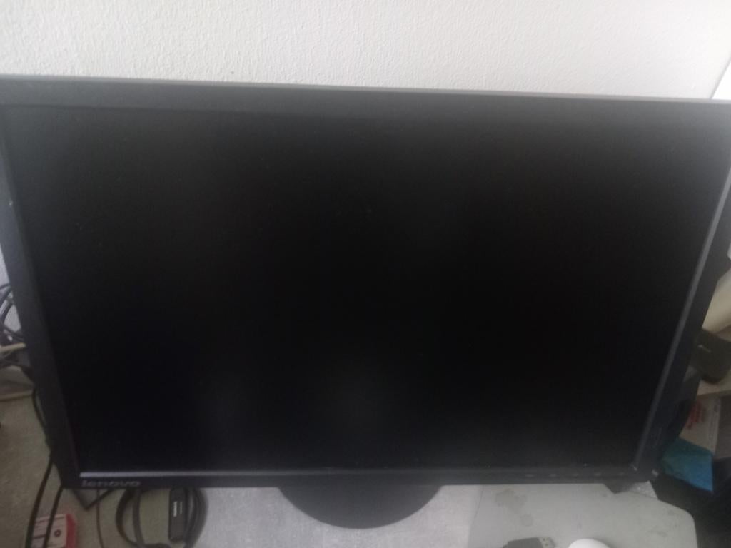 Lenovo Monitor - Ideaal voor Thuis of Kantoor, Ophalen, Gebruikt, Kantelbaar, HDMI