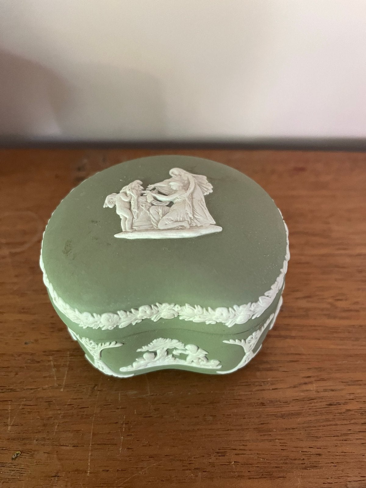 Wedgwood Jasperware Groen Doosje, Antiek en Kunst, Ophalen of Verzenden