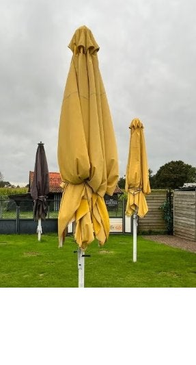 parasol 4x4 geel 2 stuks, Tuin en Terras, Parasols, Ophalen, Gebruikt, Meer dan 4 meter, Stokparasol