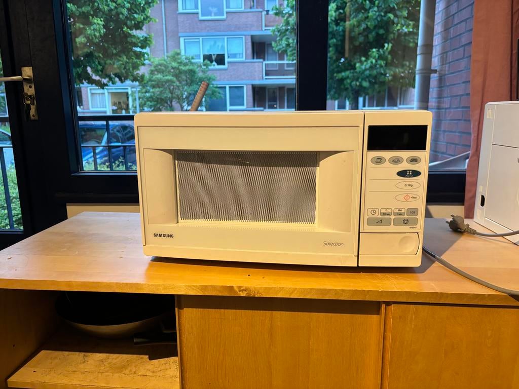 Samsung Selection Magnetron M6245 - Wit, Ophalen, Gebruikt, Minder dan 45 cm, Magnetron